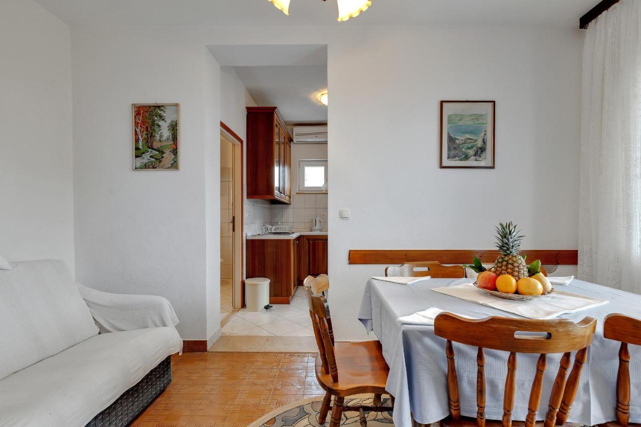 Apartments Tihomir Musac Омиш Экстерьер фото