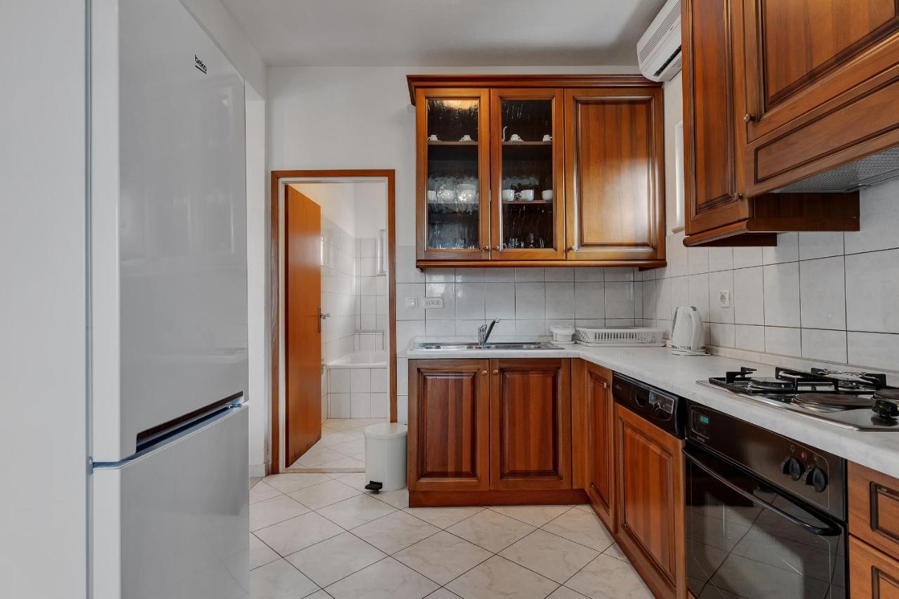 Apartments Tihomir Musac Омиш Экстерьер фото