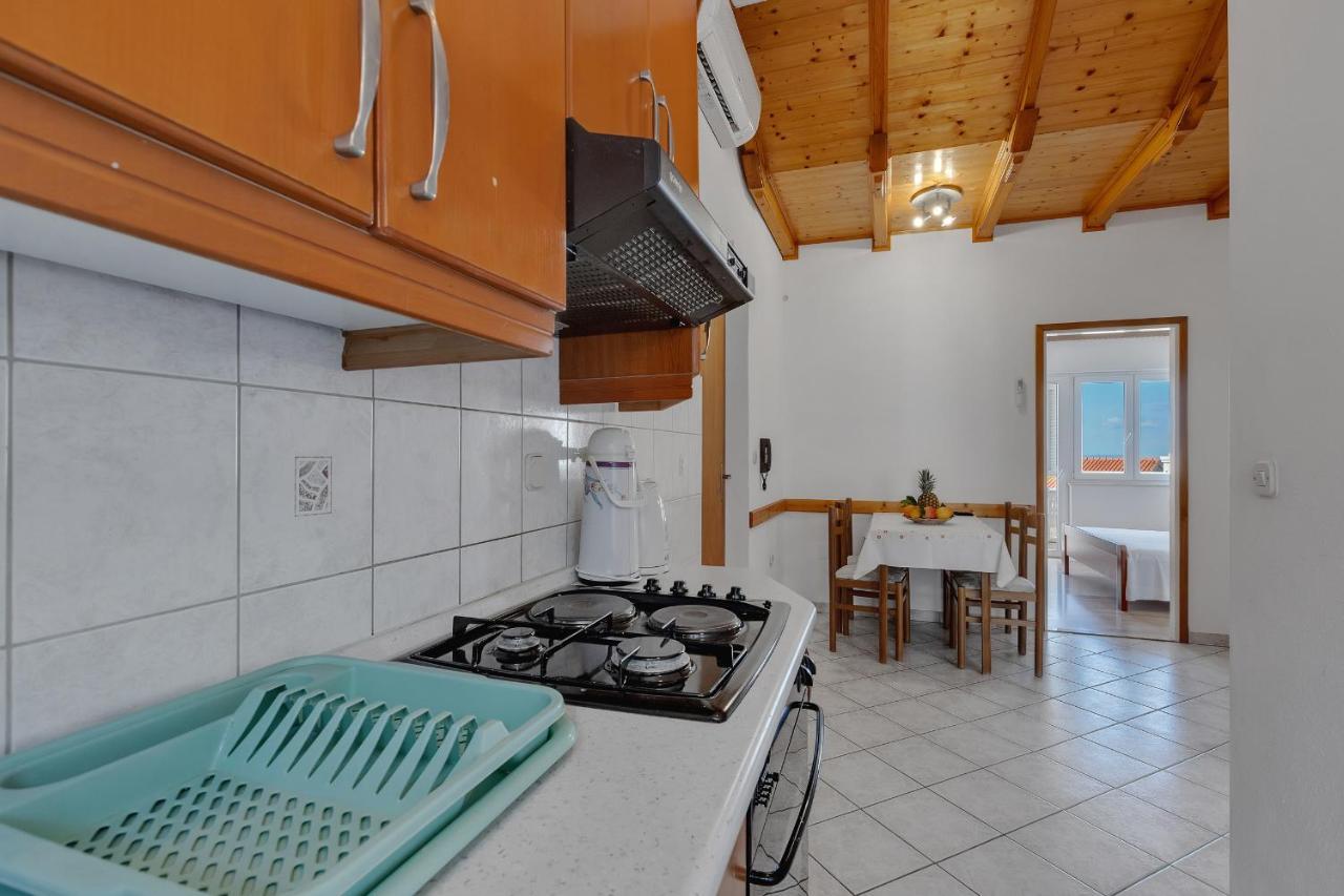 Apartments Tihomir Musac Омиш Экстерьер фото