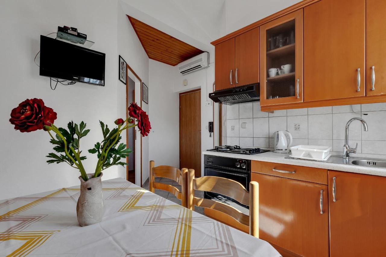 Apartments Tihomir Musac Омиш Экстерьер фото