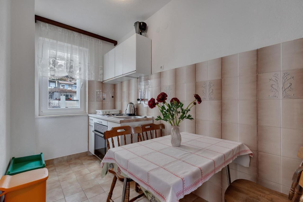 Apartments Tihomir Musac Омиш Экстерьер фото