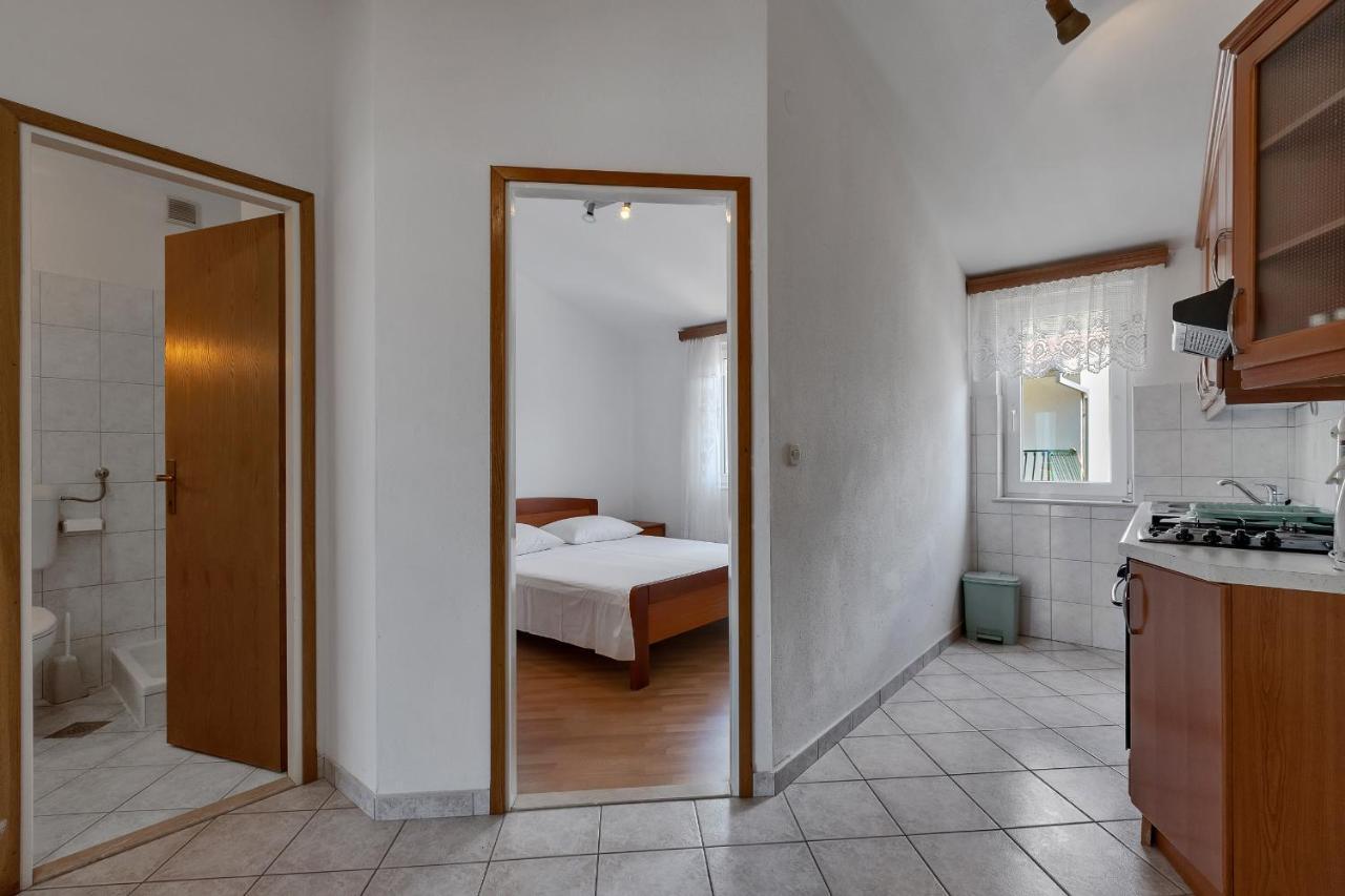 Apartments Tihomir Musac Омиш Экстерьер фото