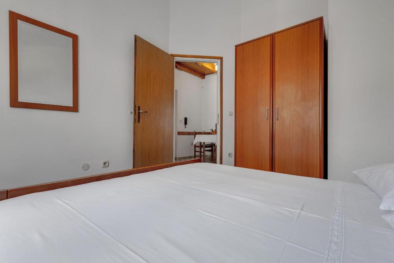 Apartments Tihomir Musac Омиш Экстерьер фото