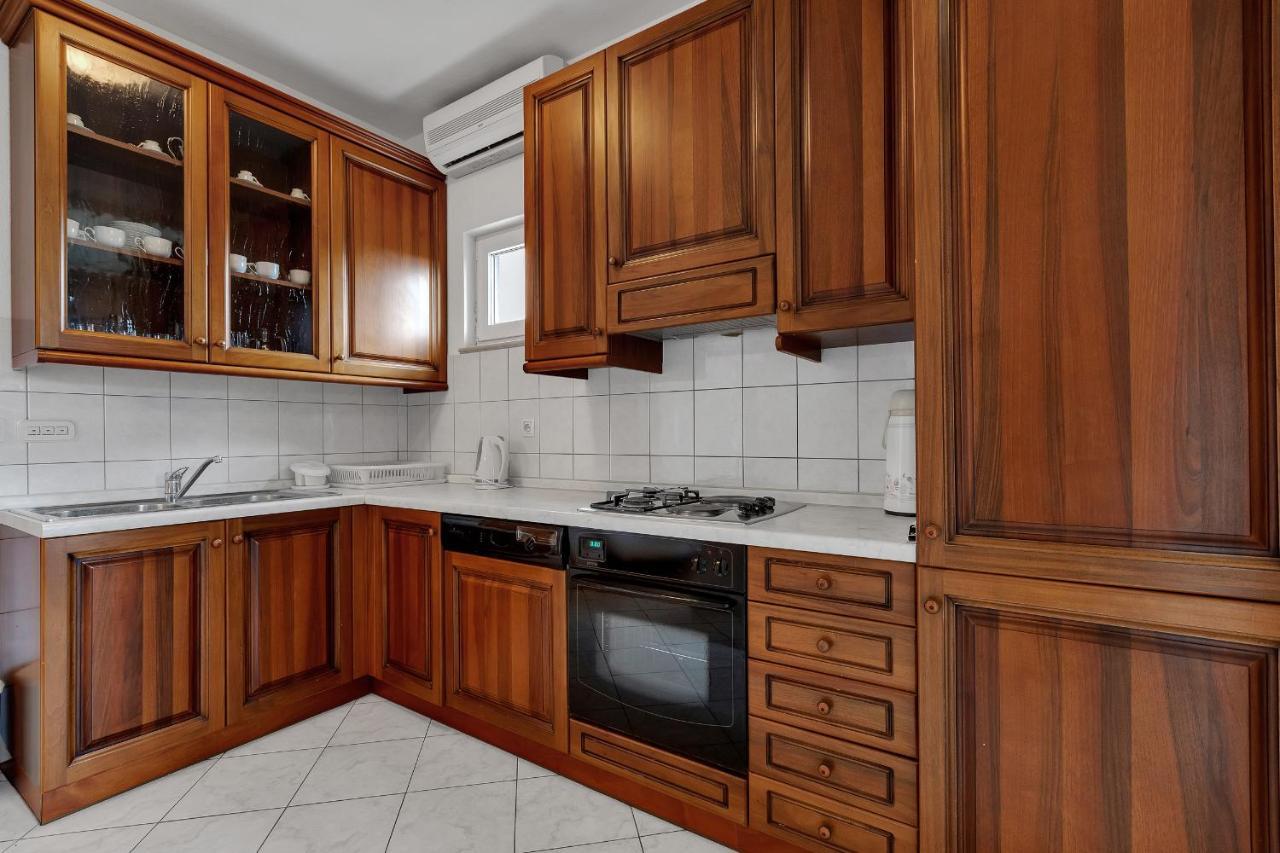 Apartments Tihomir Musac Омиш Экстерьер фото
