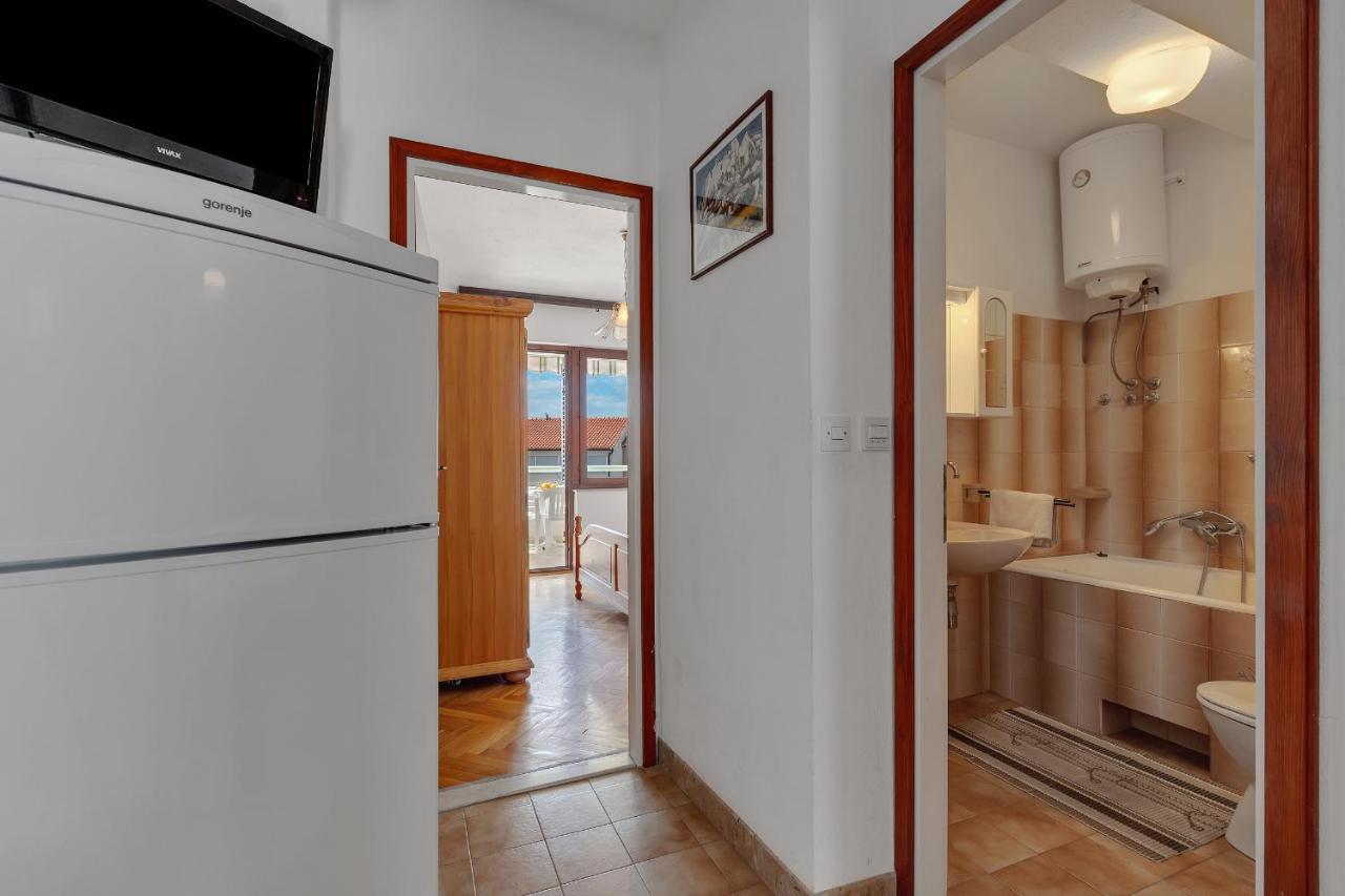 Apartments Tihomir Musac Омиш Экстерьер фото